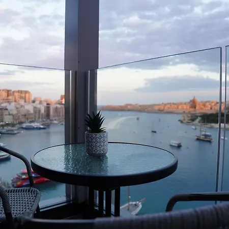 Hotel The Londoner Sliema