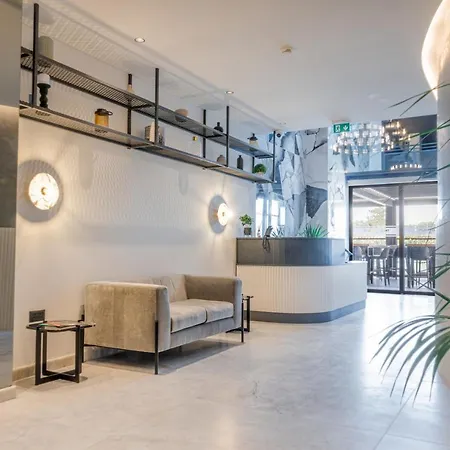 Hotel The Londoner Sliema
