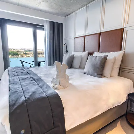 The Londoner Hotel