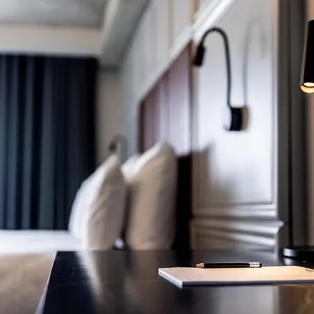 The Londoner Hotel 3*