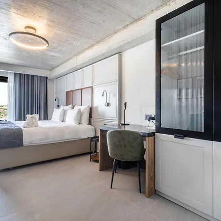 The Londoner 3*