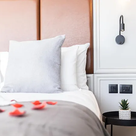 Hotel The Londoner Sliema