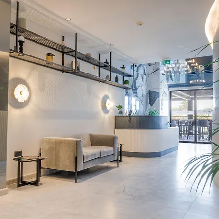 The Londoner Hotel 3*