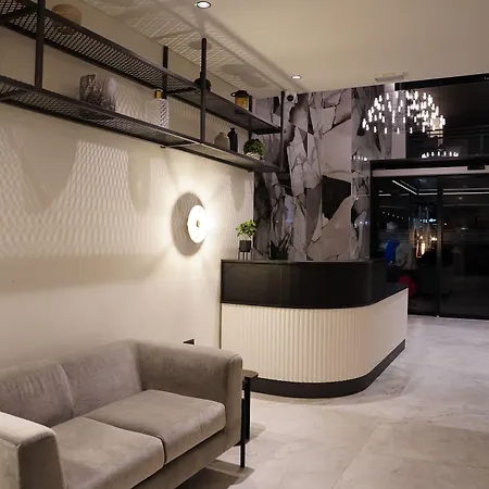 The Londoner Hotel 3*