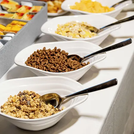 The Londoner Hotel 3*