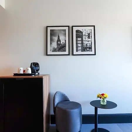 The Londoner Hotel