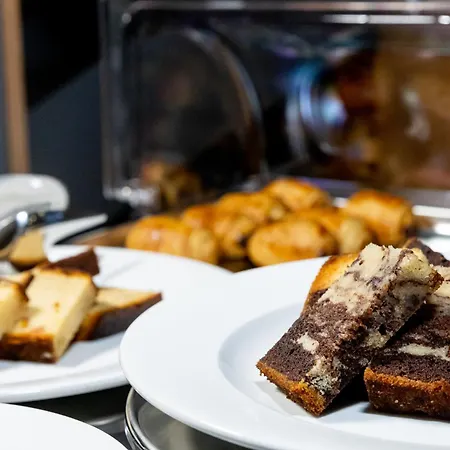 The Londoner Hotel 3*