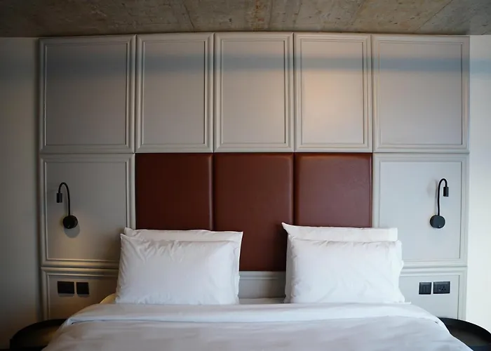 The Londoner Otel 3*