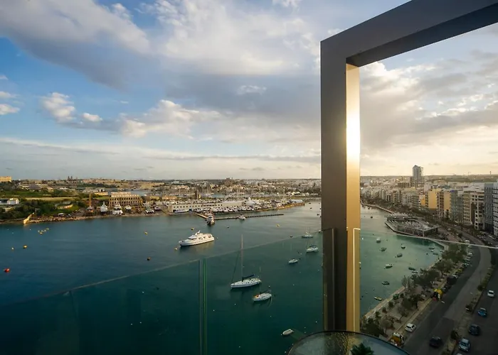 The Londoner Otel 3*