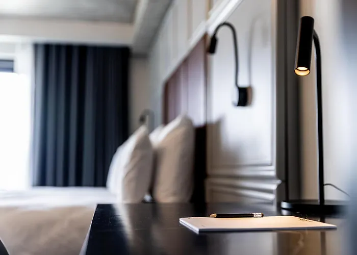 The Londoner Otel 3*