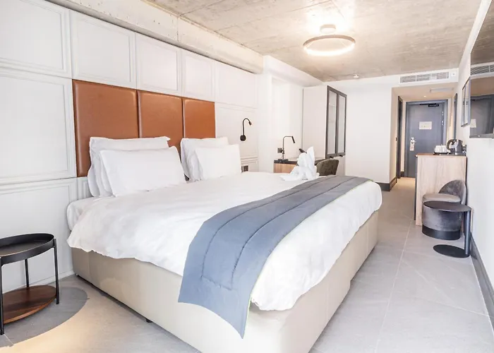 Otel The Londoner 3*