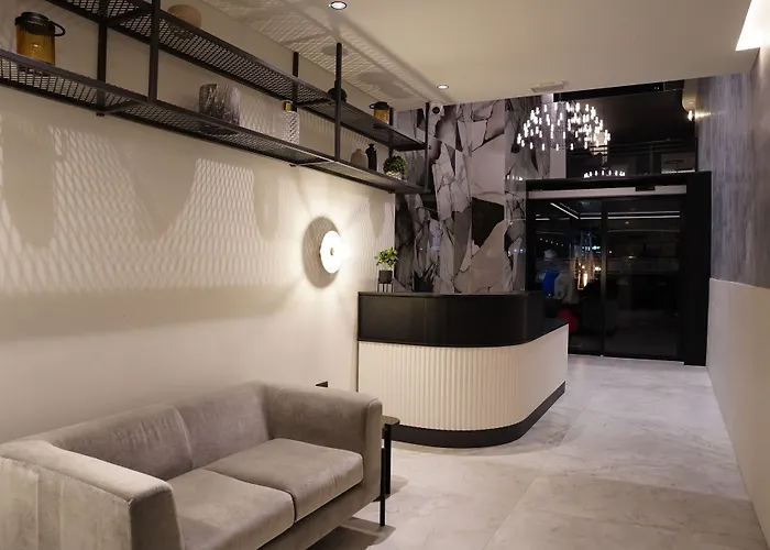 The Londoner Otel 3*