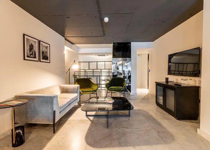 Otel The Londoner 3*